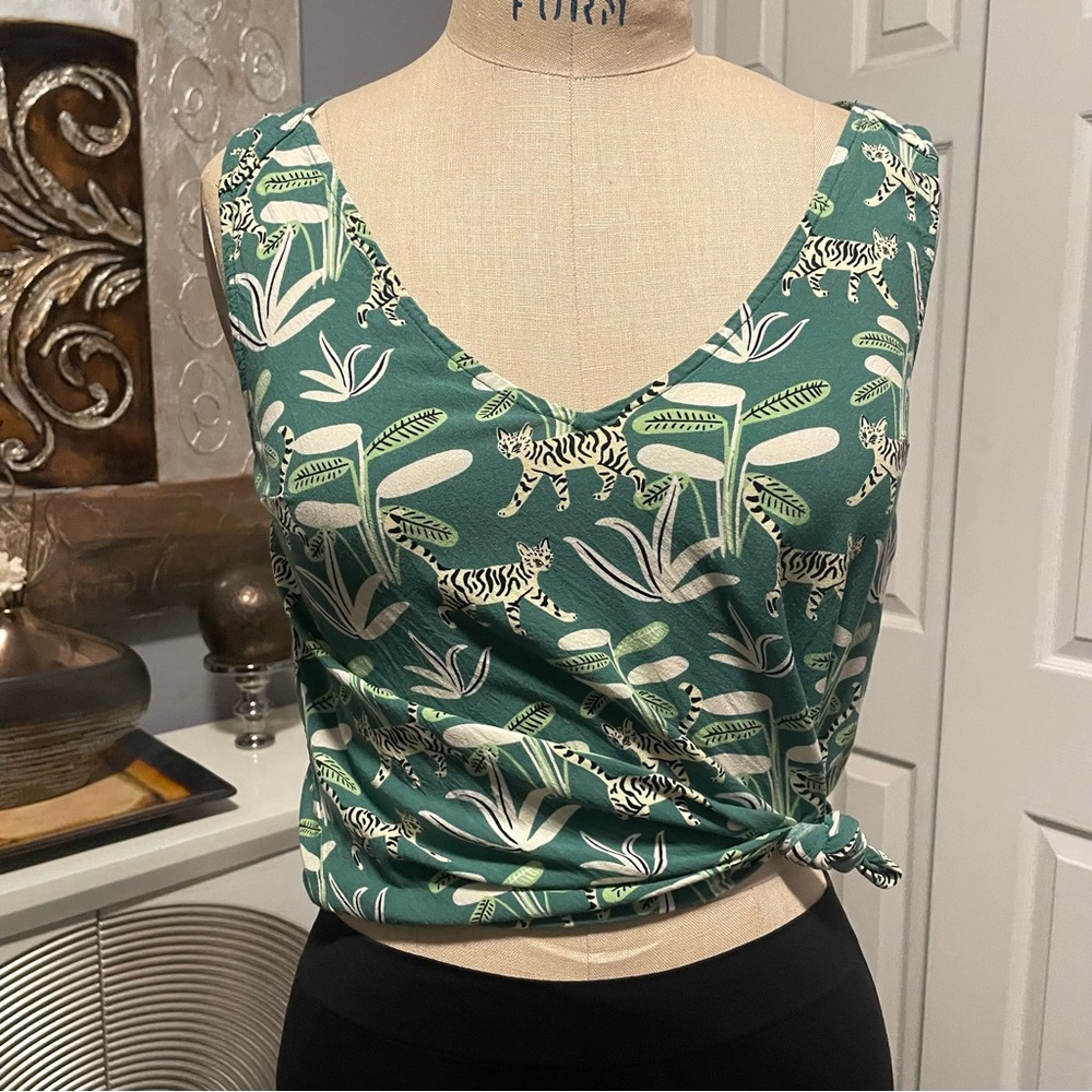 ModCloth 'Double The Fun' V- neck 'Green Critters' (Tiger) Tank (M)